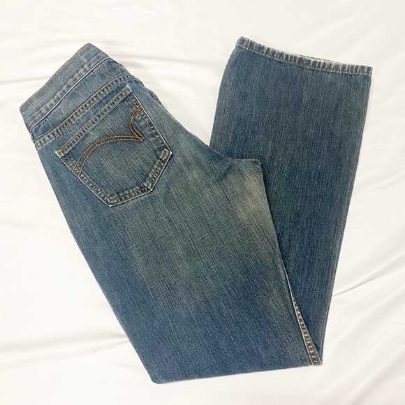 DKNY Vintage Medium Wash Straight Leg Jeans Made In USA - Picture 8 of 10